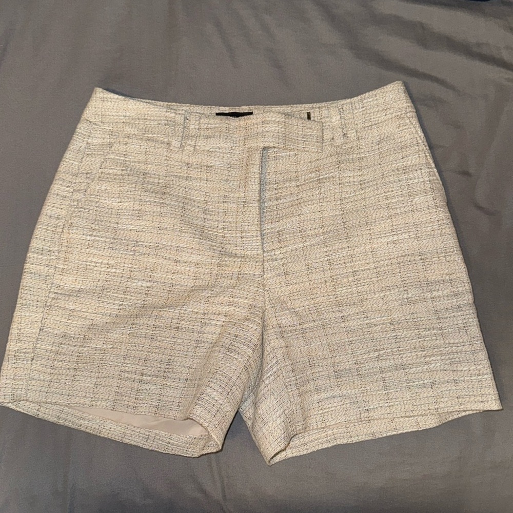 The 5” short from white house black market